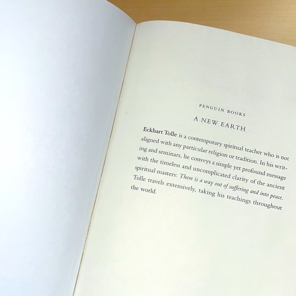 A New Earth 🌎 Awakening to your Life’s Purpose  by Eckhart Tolle - Picture 4 of 6